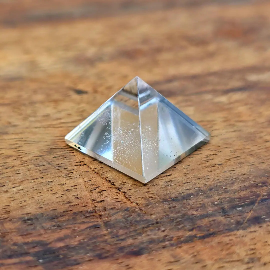 Clear Quartz Pyramid – Natural Crystal for Energy & Clarity